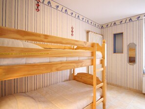 2 bedrooms, free WiFi - 50m² Apartment, central, 4 pers., pets allowed, WiFi (Mont-Dore)