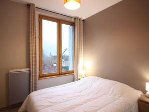 1 bedroom, free WiFi - Comfortable F2 with wifi and private parking, near spas (Mont-Dore)