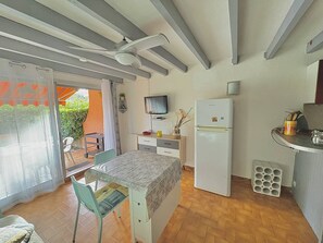Dining - 2-room flat with garden, Argelès-sur-Mer, 300m from beach (Argelès-sur-Mer)