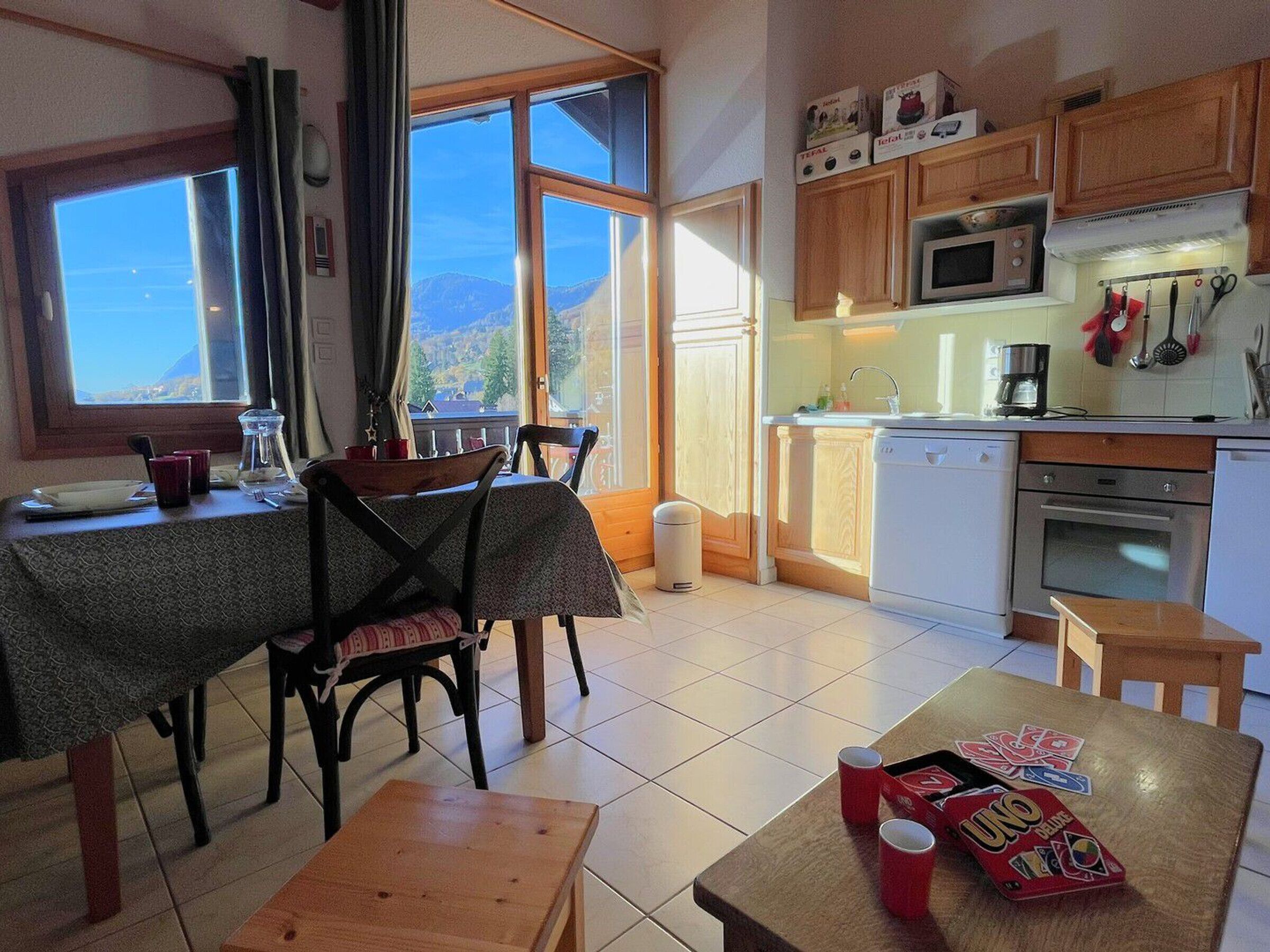 Fridge, microwave, dishwasher, coffee/tea maker