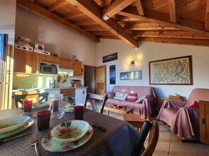 TV - Comfortable 2BR in Samoëns center with WIFI and parking (Samoëns)