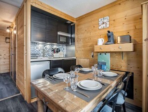 Dining - Ski-in/Ski-out Apartment in Val Thorens with WIFI (Val Thorens)