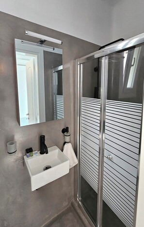 Shower, hair dryer, towels, soap - Mykonos4Islands Villa "Athena" with shared pool - 5 min walking from the beach (MYKONOS)