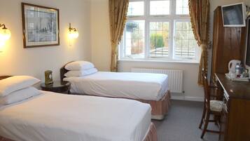 Iron/ironing board, free WiFi, bed sheets