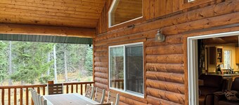 Secluded 3 bed house in Kila with flowing creek, hot tub, with plenty of parking