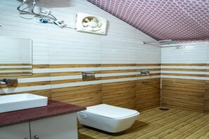 Bathroom - The Salvan Resort (Dehradun)