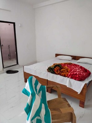 Deluxe-huone | Lisävuoteet, ilmainen Wi-Fi, vuodevaatteet