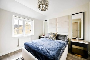 熨斗/熨衣板、WiFi、床单