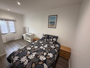 1 habitación, wifi y ropa de cama