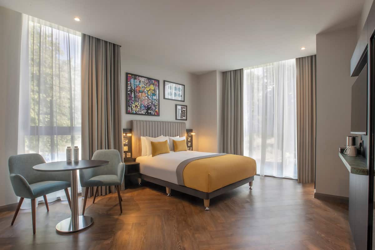 Deluxe Double Room | Desk, soundproofing, iron/ironing board, WiFi (free)