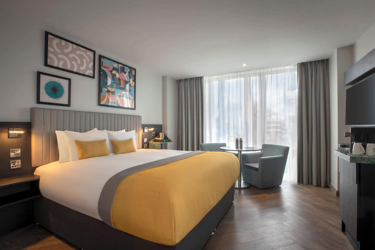 Executive King Room | Desk, soundproofing, iron/ironing board, WiFi (free)
