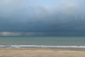 Beach - A beautiful and comfortable apartment with a magnificent view of the North Sea (Koksijde)