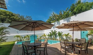 Outdoor dining - Aprts in a Condomin. w/ Pool and Bbc, Imbassai - Foss (Mata de São João)