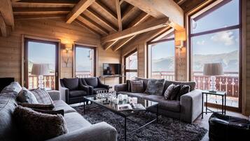 Télévision, cheminée