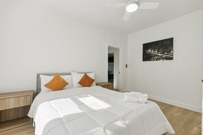 3 bedrooms, iron/ironing board, WiFi, bed sheets - Meet Me on the M Streets (Dallas)