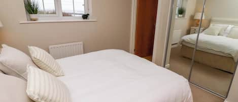 3 bedrooms, individually decorated, individually furnished, free WiFi