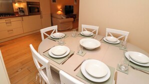Dining - High Sea View (Chathill)