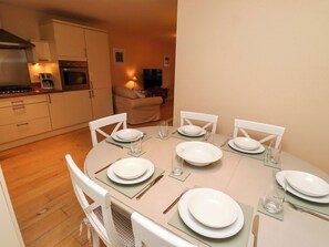 Dining - High Sea View (Chathill)