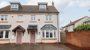 Exterior - High Sea View (Chathill)