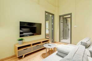 Apartment, 2 Bedrooms, Balcony, City View | Living area