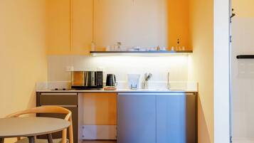 Apartamento standard, 1 quarto | Cozinha privada | Frigobar