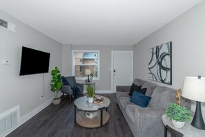 Apartment | 2 bedrooms - Buckhead 2BR Free Parking Wi-fi (Atlanta)