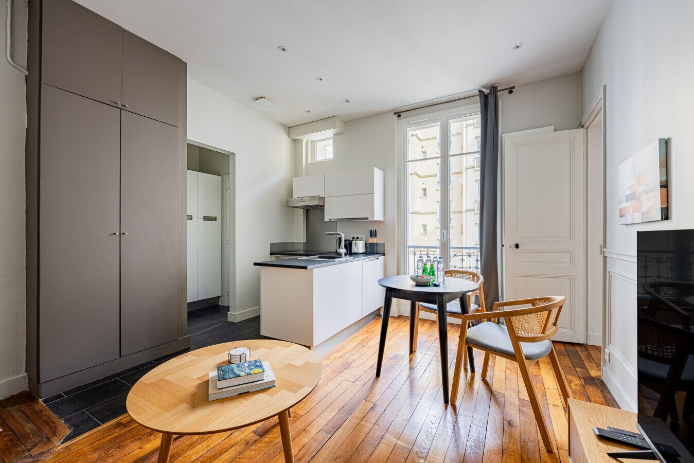 Réfrigérateur, micro-ondes, four