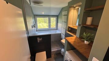 Toallas, jabón y papel higiénico