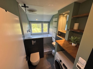 Handtücher, Seife, Toilettenpapier