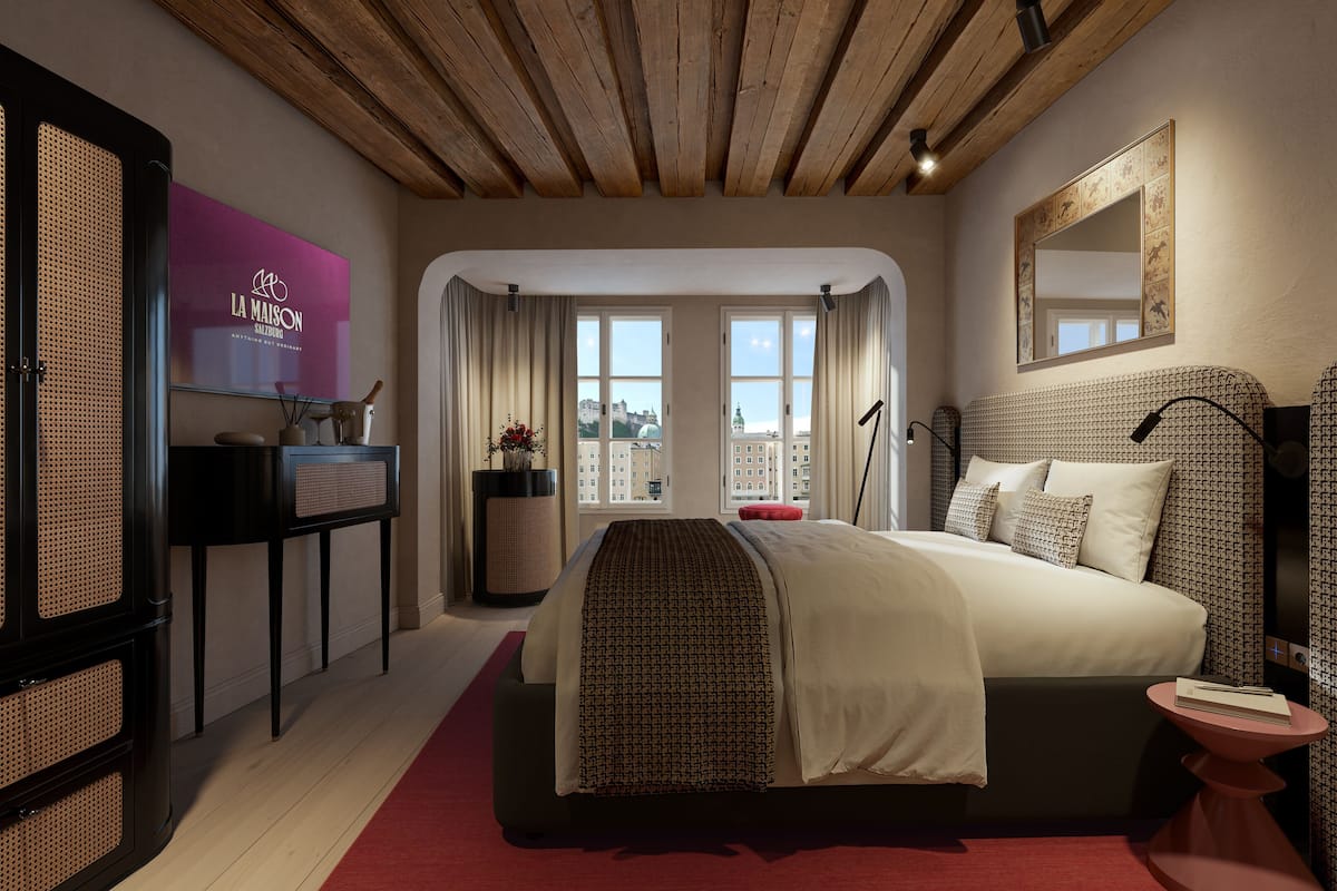 Habitación doble Deluxe, vista a la ciudad | Caja de seguridad en la habitación y wifi gratis