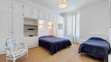 3 slaapkamers, een strijkplank/strijkijzer, wifi, beddengoed