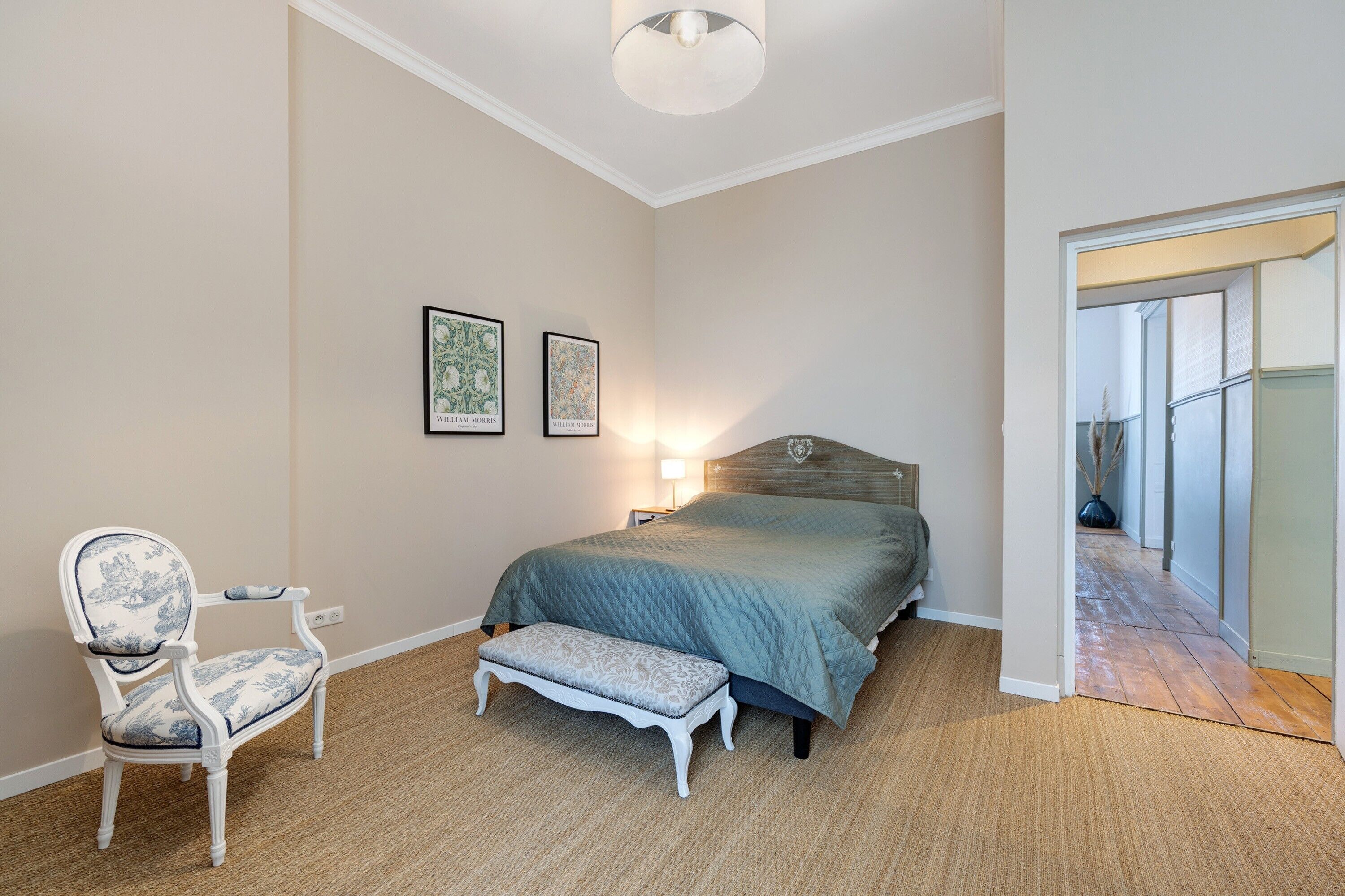 3 chambres, fer et planche à repasser, Wi-Fi, draps fournis