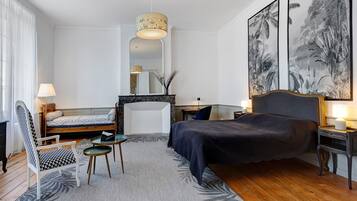 3 chambres, fer et planche à repasser, Wi-Fi, draps fournis