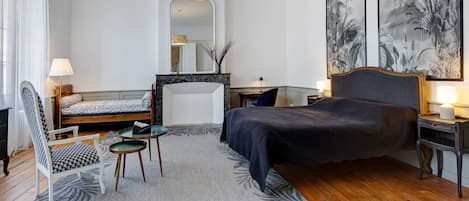 3 habitaciones, tabla de planchar con plancha, wifi y ropa de cama