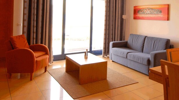 Unclassified image, 1 of 33, button - Charming Orada 2-bedroom Albufeira Duplex Apartment With Shared Pool Sleeps 6 (Albufeira)
