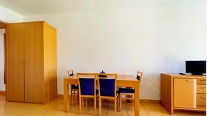 Unclassified image, 5 of 33, button - Charming Orada 2-bedroom Albufeira Duplex Apartment With Shared Pool Sleeps 6 (Albufeira)