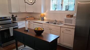 Refrigerador, microondas, horno y lavavajillas