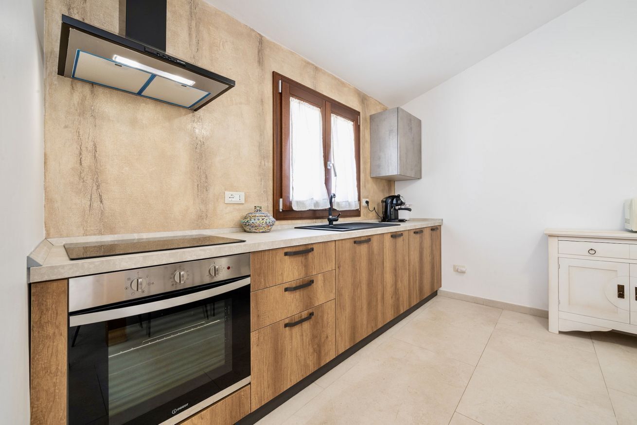 Fridge, stovetop, dishwasher, toaster