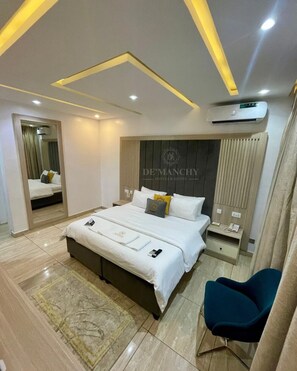 Deluxe-herbergi - borgarsýn | Skrifborð, vinnuaðstaða fyrir fartölvur, ókeypis þráðlaus nettenging