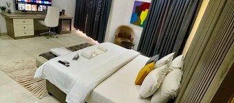 DE MANCHY HOTEL & SUITES