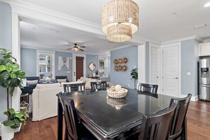 Dining - Walk to the Community Pool! 4 Bikes & Golf Cart! Book Today! - Shoreline at Highland Parks (Santa Rosa Beach)