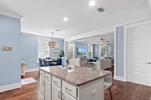 Interior - Walk to the Community Pool! 4 Bikes & Golf Cart! Book Today! - Shoreline at Highland Parks (Santa Rosa Beach)