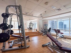 House - Stayshort - Stylish 1BR Apartment With Stunning Lake Views (Dubai)