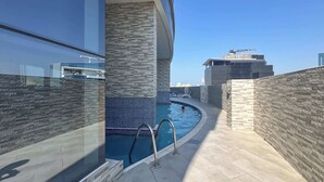 Unclassified image, 4 of 21, button - Stayshort - Stylish 1BR Apartment With Stunning Lake Views (Dubai)