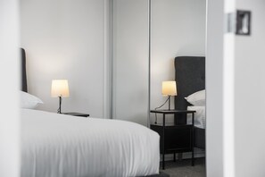 Apartment | 1 bedroom, bed sheets - City Stay Steps From Yarra River Walks (Melbourne)