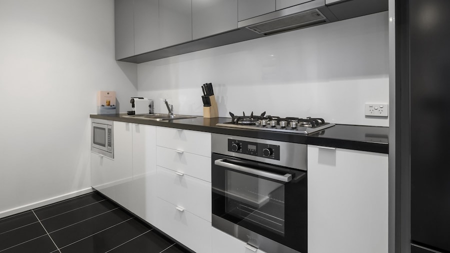 City Stay Steps From Yarra River Walks