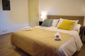 2 多间卧室、熨斗/熨衣板、WiFi、床单