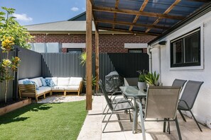 تناول الطعام بالخارج