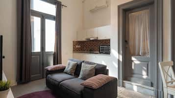 Apartment, 1 Bedroom, Sea View | Private kitchen | Fridge, microwave, stovetop, cookware/dishes/utensils