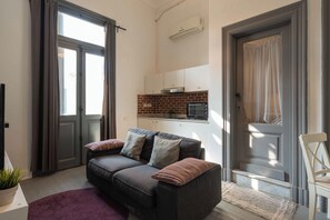 Apartment, 1 Schlafzimmer, Meerblick | Eigene Küche | Kühlschrank, Mikrowelle, Herdplatte, Kochgeschirr/Geschirr/Besteck